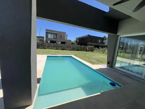 Casa en Alquiler en Countries y Barrios Cerrados en Pilar, USD 2.200