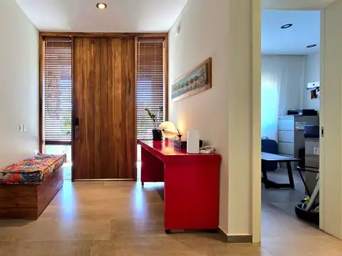 Casa 7 ambientes con 4 baños
