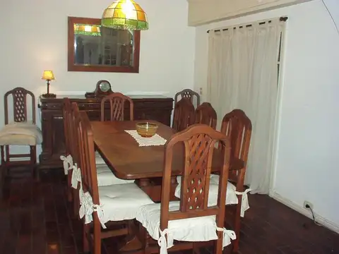 Casa 5 ambientes con 3 baños