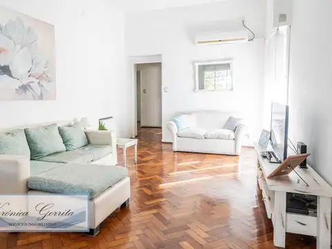 Venta Flores Departamento de 3 ambientes con patio