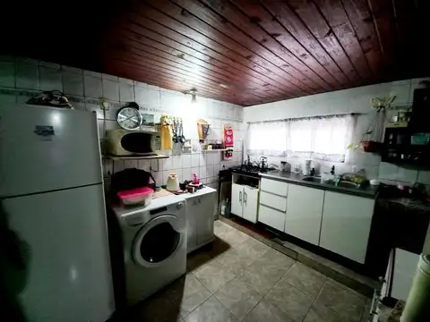 24 E/ 82 Y 83: CASA EN VENTA