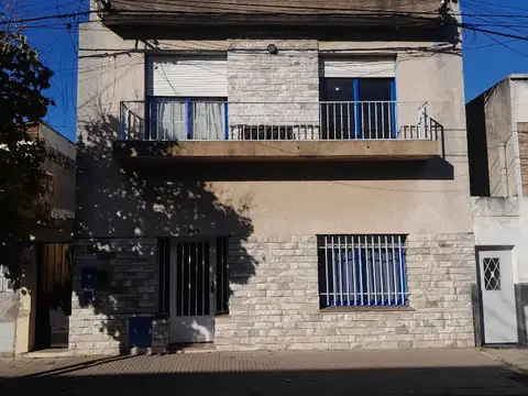 Casa en calle José Ingenieros 941 de Rosario. Arroyito (Entre calles  Leguizamón y Drago)