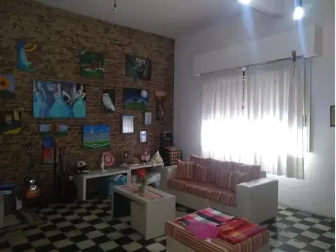 CASA CON GRAN LOTE