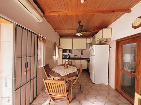 Entre Rios 2264 - Casa De Pasillo Interna Unica de 3 Dormitorios En Venta - Abasto, Rosario