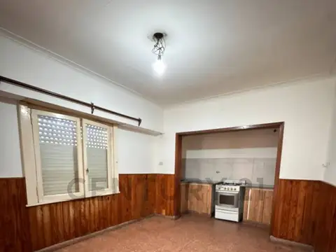 AMPLIA CASA EN ALQUILER CON 2 HABITACIONES, TOLOSA 118 ENTRE 531 Y 532