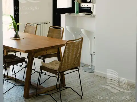 Casa en Alquiler con 2 cocheras