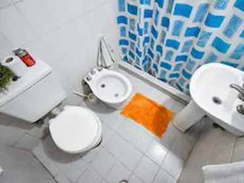 Casa en alquiler de 3 dormitorios con cochera en Arrabal, Roldán
