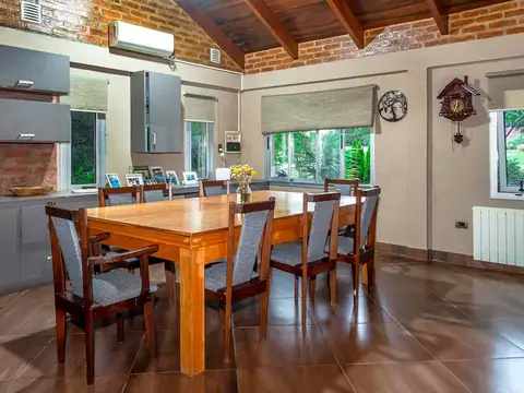 Casa 7 ambientes con 6 baños