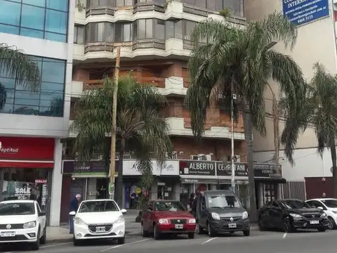 Excelente piso en pleno centro de Ramos Mejía