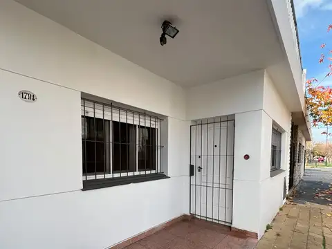 Depto Tipo Casa en Alquiler de 3 ambientes