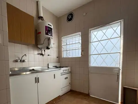 Depto Tipo Casa en Alquiler 50 años