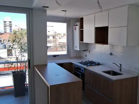 Avenida Rivadavia 15800, Piso 1