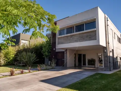 VENTA CASA NUEVO QUILMES