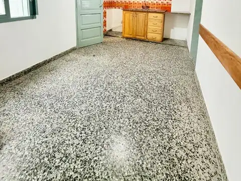 Depto Tipo Casa en Alquiler en Mariano Moreno, $ 1.600.000