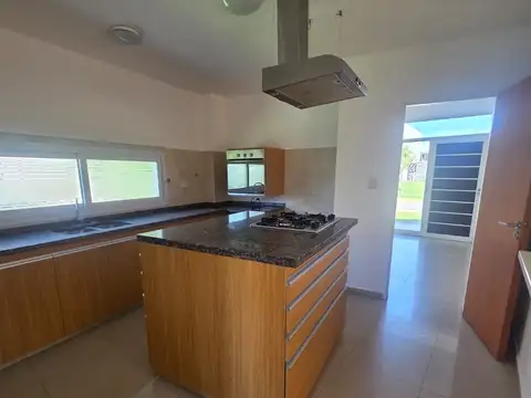 Casa en Venta en Neuquen, USD 490.000