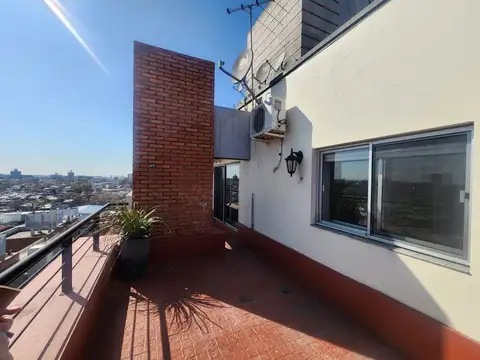 VENTA CON RENTA LA BLANQUEDA, PENTHOUSE , 1 DORMIT