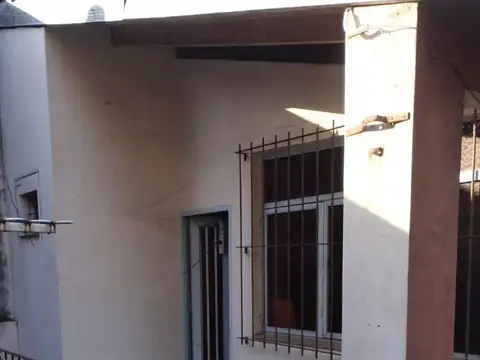 Depto Tipo Casa en Venta en Flores, USD 93.000