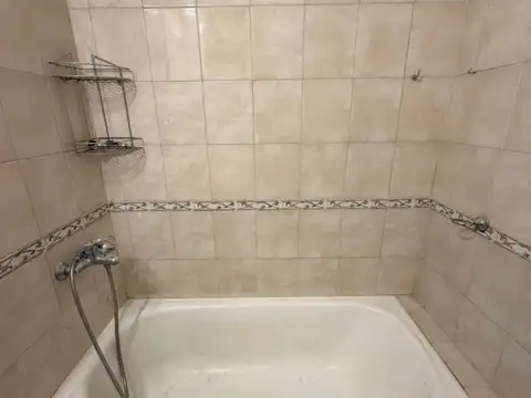 DEPARTAMENTO EN PLANTA BAJA CON PATIO EXPENSAS BAJAS
