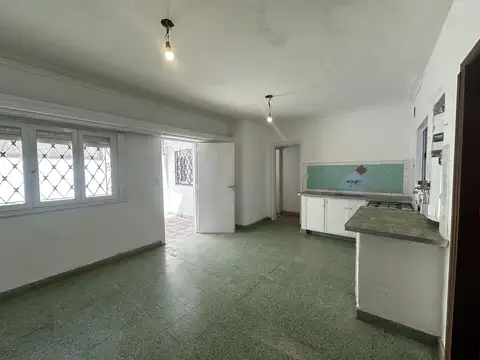 Depto Tipo Casa en Alquiler 40 años