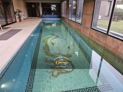 Casa 6 ambientes con 5 baños