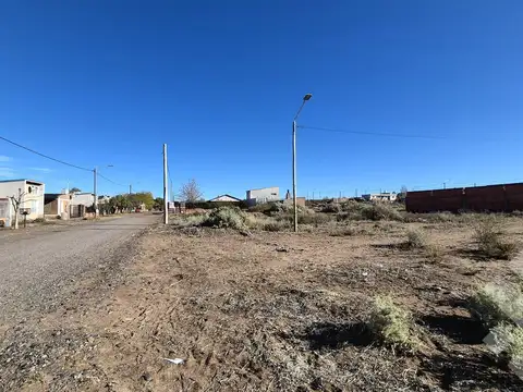 VENTA TERRENO EN VILLA EL CHOCÓN, Todos los  SERVICIOS.  A metros de ruta 237. Prov. NEUQUÉN