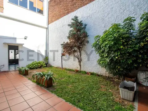 Claudio Castro 1100, Piso 0