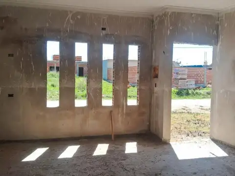 Casa en Venta - 4 Dormitorios 1 Baño - 360mts - La Plata