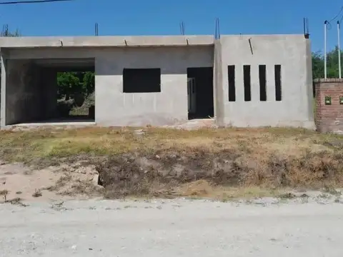 Casa 6 ambientes con 1 baño