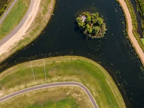 Avenida de los Lagos S/N