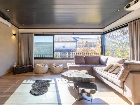 VENTA CASA A NUEVO C/2 SUITES/ COCH 3 AUTOS DEVOTO