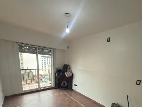 Almagro, Billinghurst al 200, mts, 3 amb Frte Bcón corr L/C, 2 Dorm c/plac y Vestidor Lav Baño, Toilette