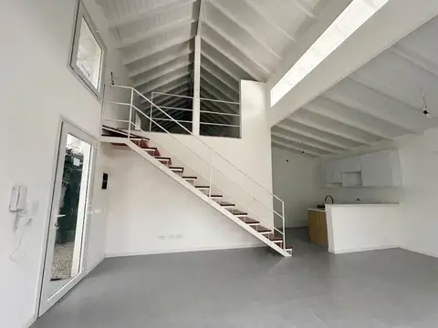 Depto Tipo Casa en Venta con 1 cocheras