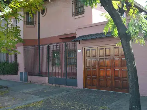 Venta Chalet  Con cochera ,PH Caseros Zona Oeste