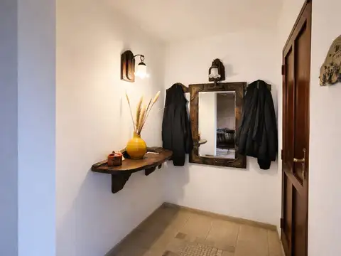 Casa 14 ambientes con 2 baños