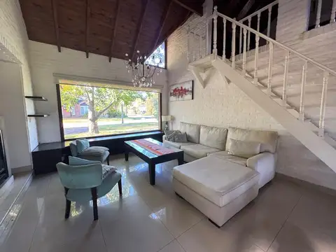 Casa en Venta con 7 cocheras