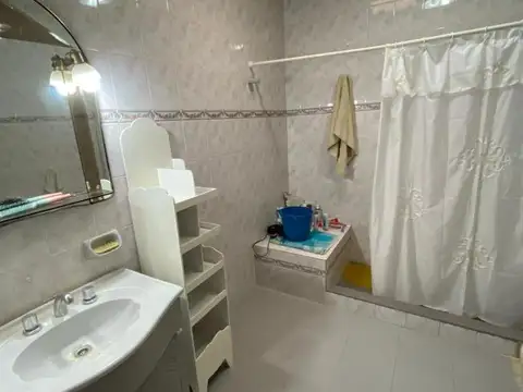 CASA EN VENTA EN GRAL. RODRIGUEZ - PENAS PROPIEDADES