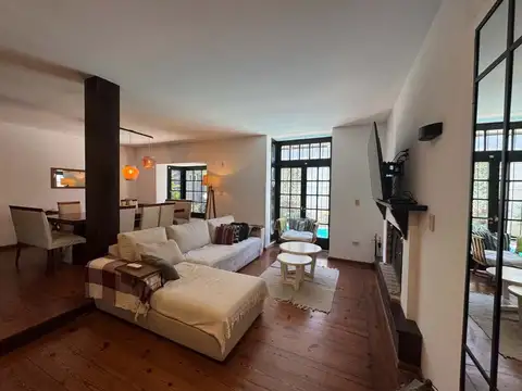 Casa en Barrio Gudalupe con patio y pileta