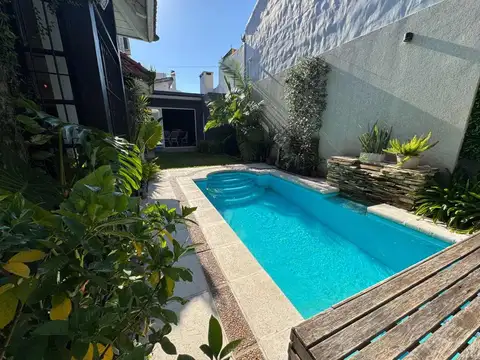 Casa en Barrio Gudalupe con patio y pileta