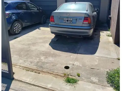 Casa 4 Ambientes Barrio El Jardin