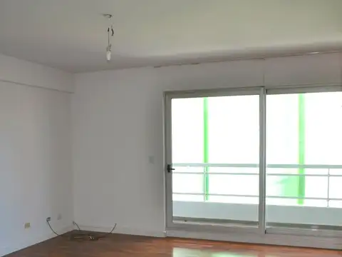 Av De La Costa Estanislao Lopez 2600, Piso 2