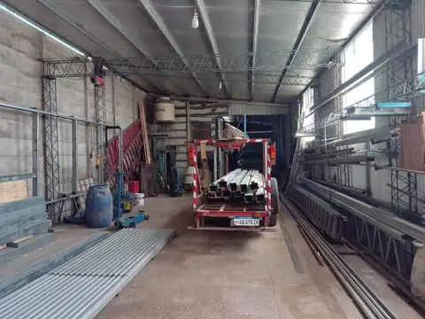 Galpón y dpto de un cuarto en alquiler