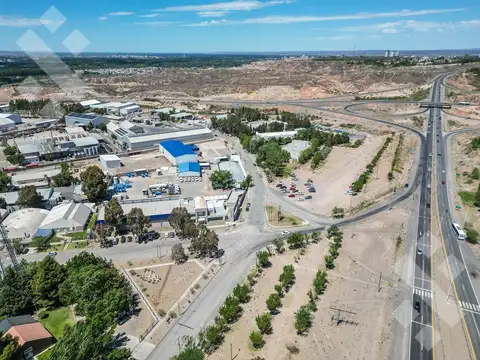 ALQUILER - BASE INDUSTRIAL (excelente ubicación) - Parque Industrial Este, Neuquén.