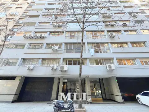 Montevideo 1985 y Posadas, 8 piso. 159 m2. Cochera y vig. 24 hs.