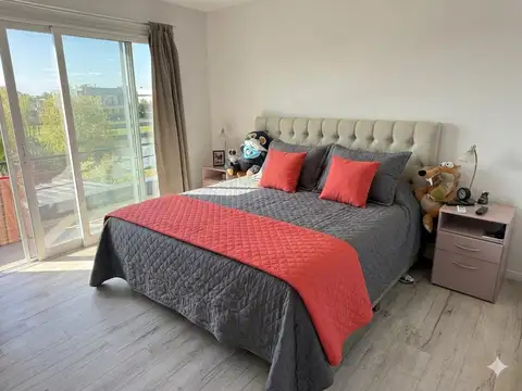 Casa 5 ambientes con 4 baños