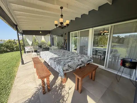 Casa en Venta en El Canton, USD 360.000
