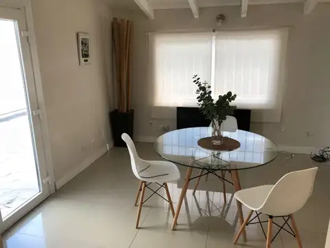 Casa 6 ambientes con 7 baños