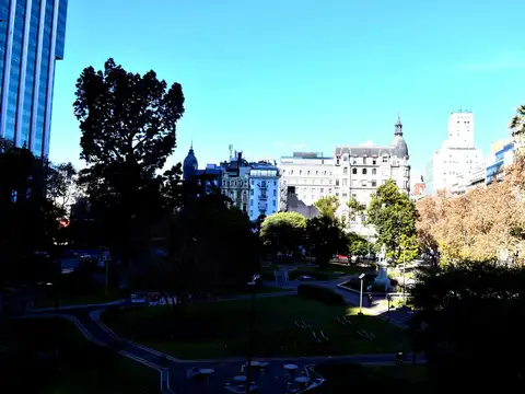 Oficina 49 m² en San Nicolás — 2° piso, frente a Plaza Roma (Catalinas)
