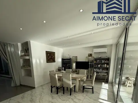 Casa 5 ambientes con 3 baños