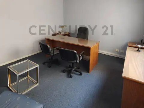 VENTA DEPARTAMENTO EN EDIFICIO DE CATEGORÍA APTO VIVIENDA AL FRENTE PISO LUMINOSO.