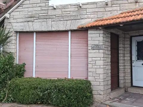 Propiedad unica frente al mar